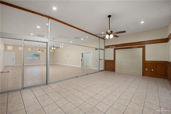 Building Photo - 612 N Ware Rd