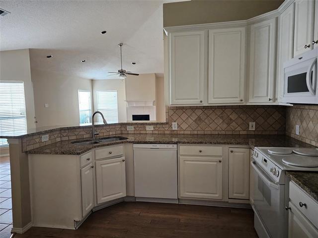 Building Photo - 8400 Hickory St