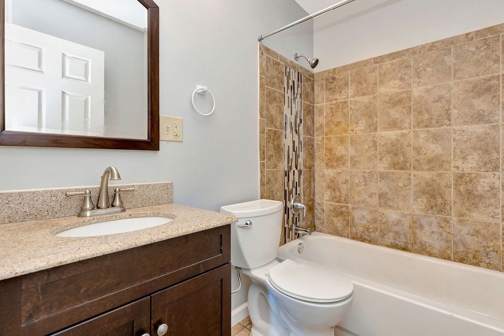 Building Photo - 3232 Deshler Dr