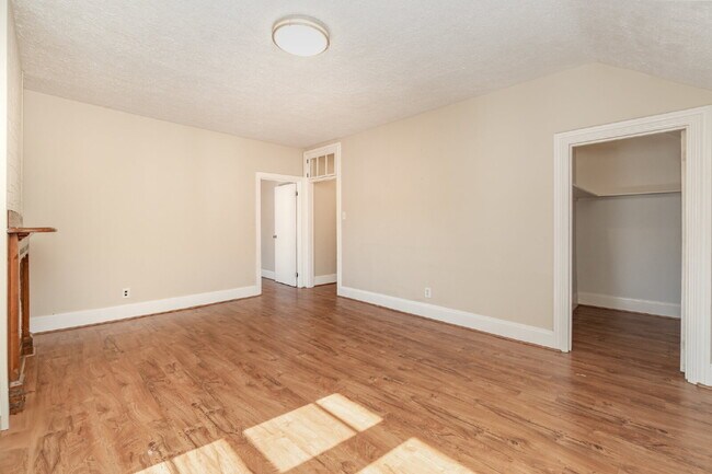 Building Photo - 149 N 2nd St