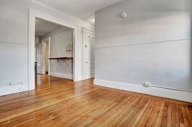 Interior Photo - 33-35 Howe Street
