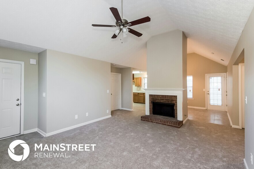 Building Photo - 1136 Oakwood Manor Ct