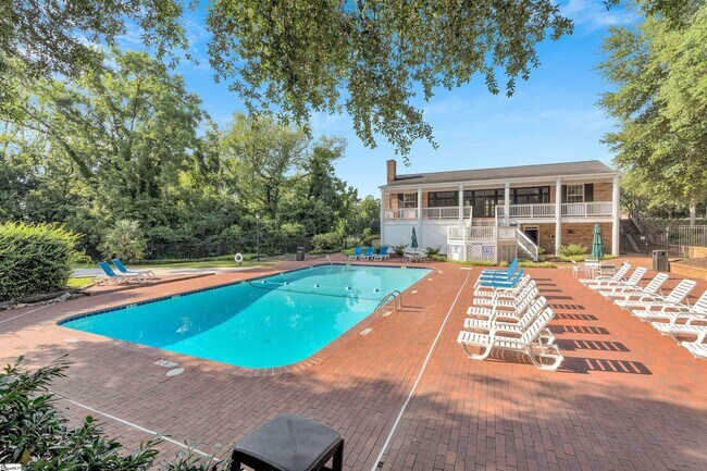 Building Photo - 925 Cleveland St