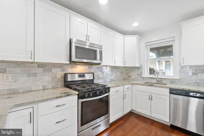 Building Photo - 1614 Clarkson St