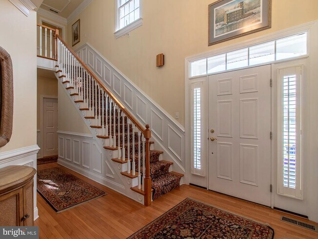 Building Photo - 10 Wellington Pl