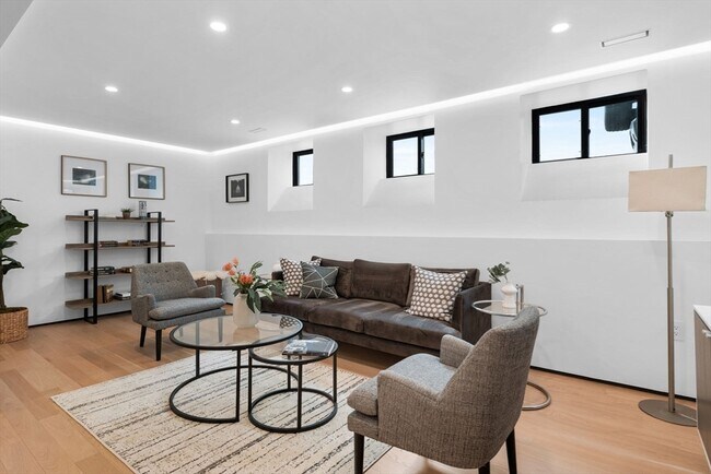 Building Photo - 80 Alpine St