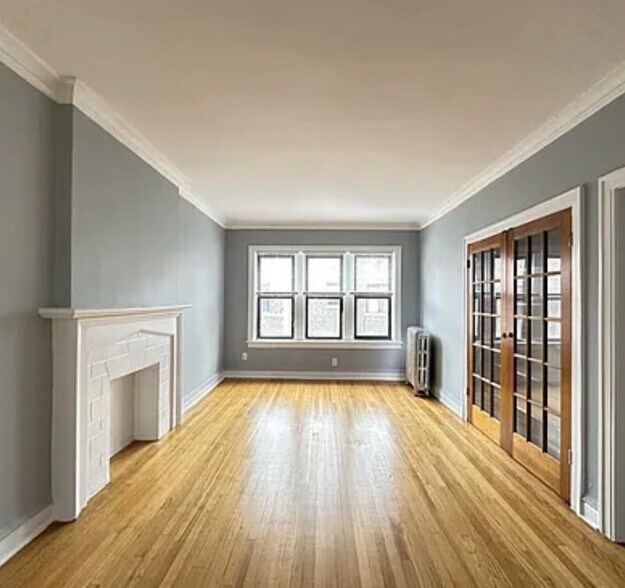 Building Photo - 1321 W Estes Ave