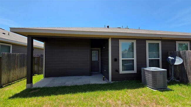Building Photo - 25528 Starling Ln