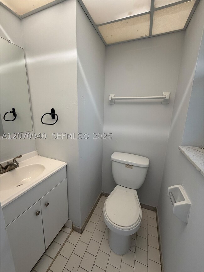 Building Photo - 7925 S Colony Cir