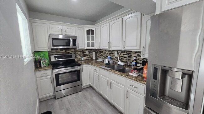 Building Photo - 2645 SW 90th Ave