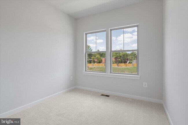 Building Photo - 208 Chianti Ter SE