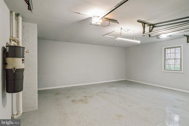 Building Photo - 9312 Sprinklewood Ln