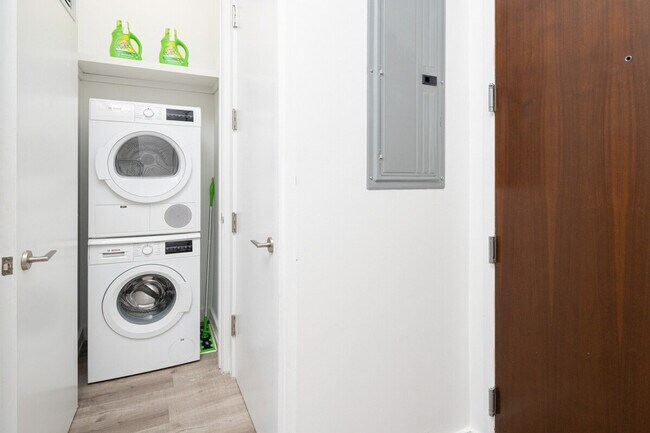 Building Photo - 134-136 Fulton Street-SI ID1058797P