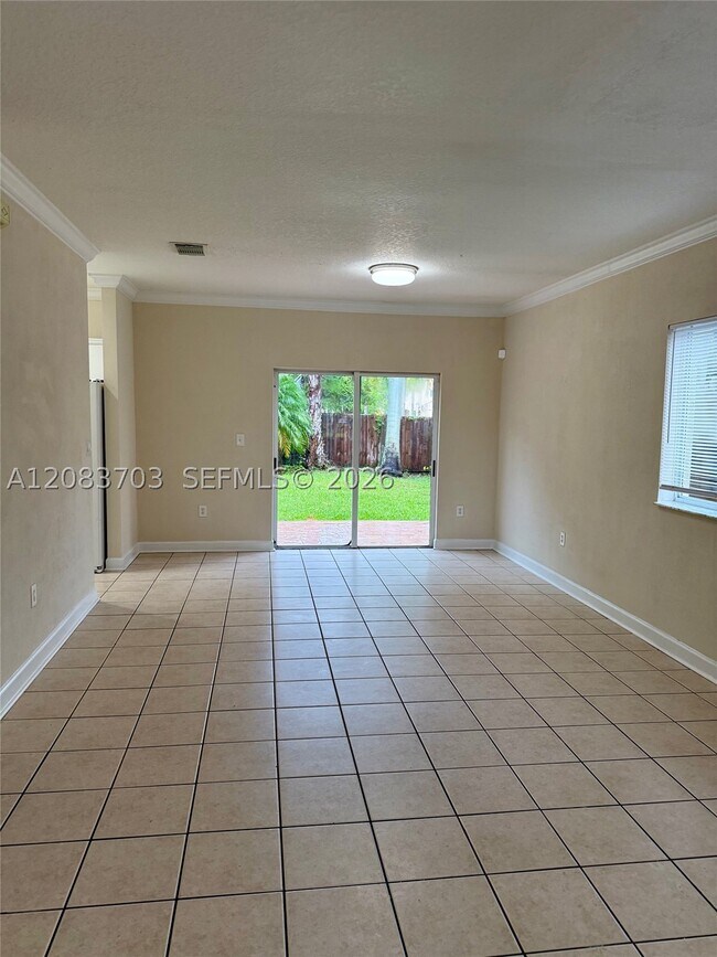 Building Photo - 2601 NE 41st Cir