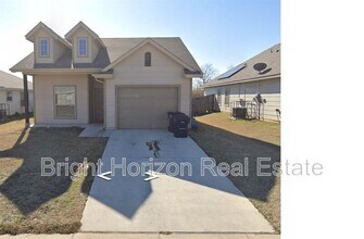 Building Photo - 1440 Gallina Trail