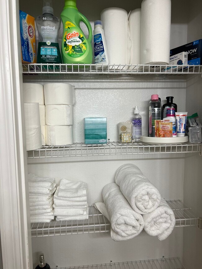 Towels, linens and toiletries - 14008 Chicora Crossing Blvd