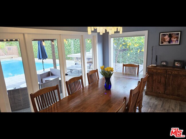 Building Photo - 4744 Haskell Ave