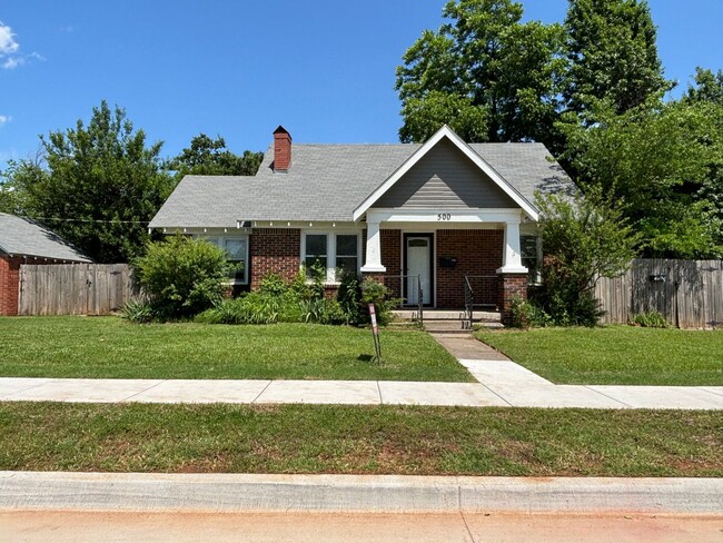 Primary Photo - Cute 2 bedroom, 1 bathroom house located n...