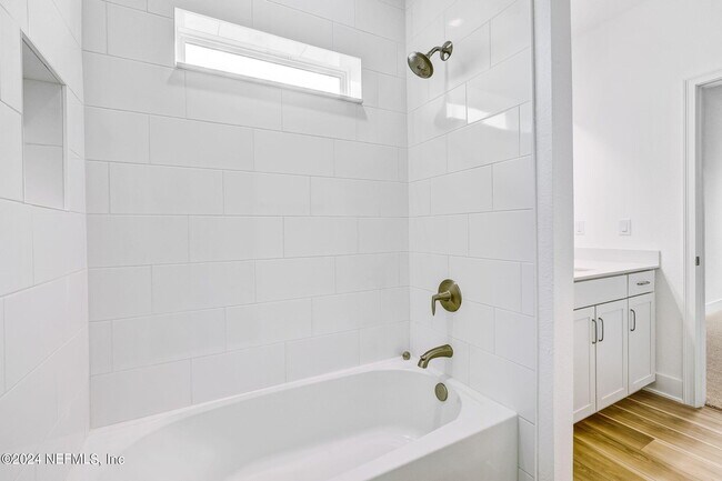 Building Photo - 12113 Bull Pne Blvd