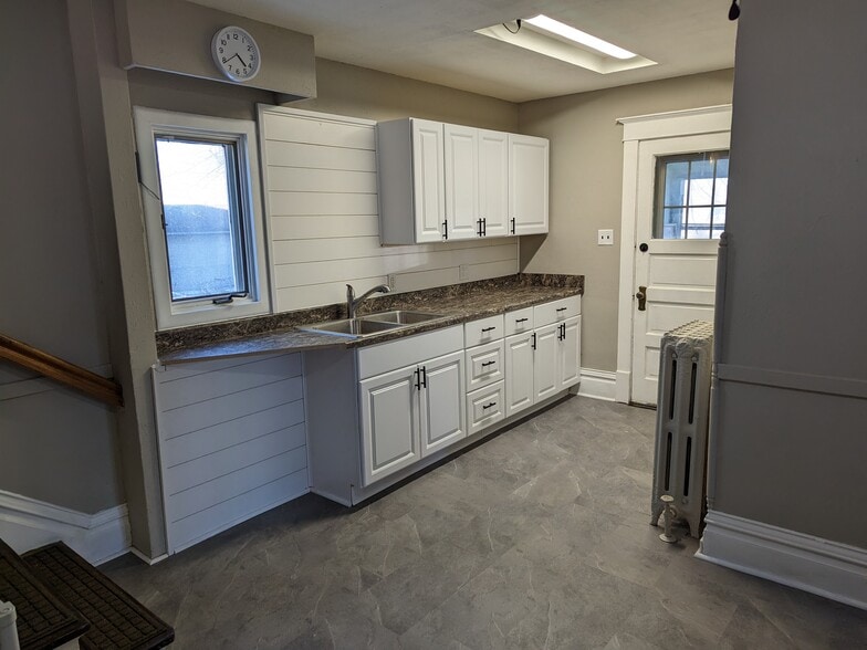 Kitchen - 1116 S Glass St