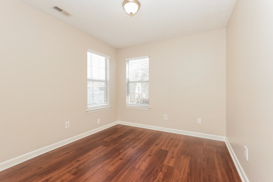Building Photo - 1513 Bell Trace Dr