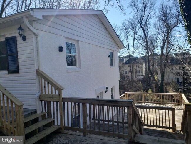 Building Photo - 1609 Lee Rd