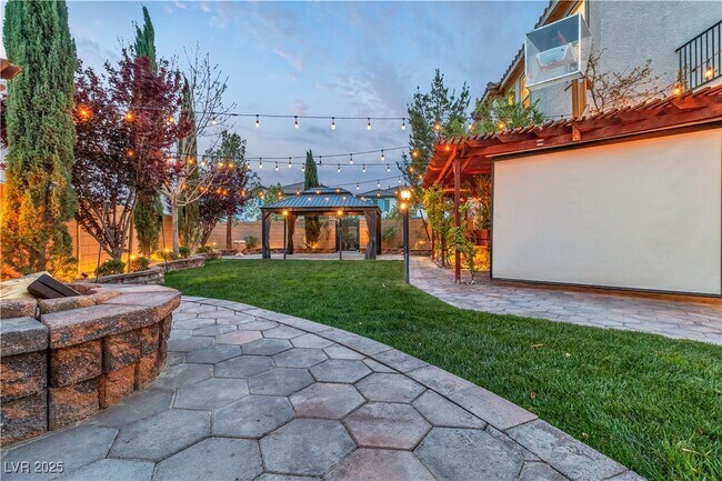 Building Photo - 10988 Wonder Hills St