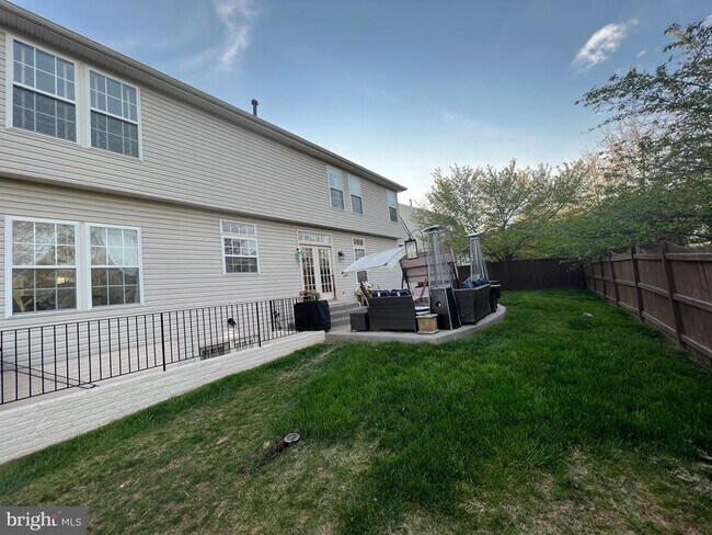 Building Photo - 15000 Onan Ct