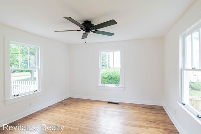 Building Photo - 3 br, 2 bath House - 65 Bishop Lane S