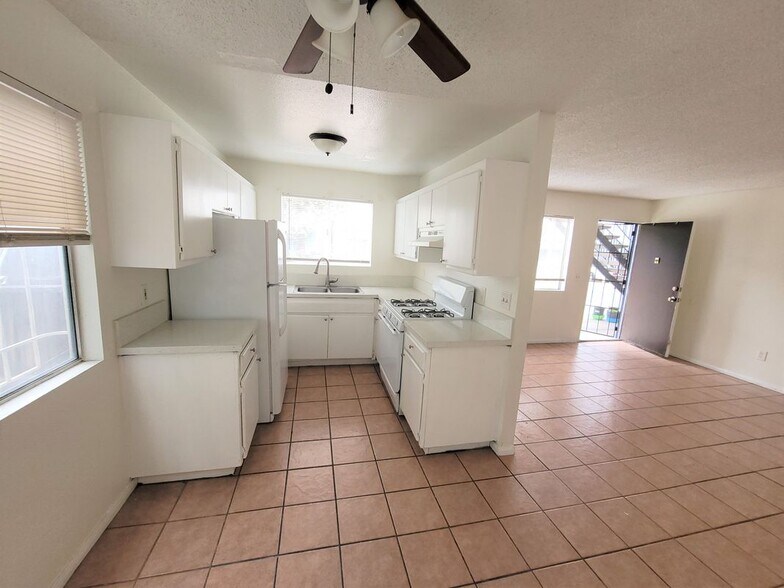 Building Photo - 4758 Imperial Ave