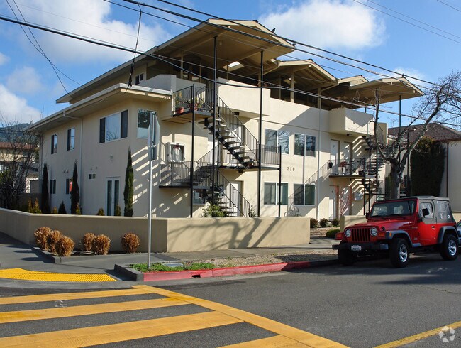 Building Photo - 210 Mission Ave