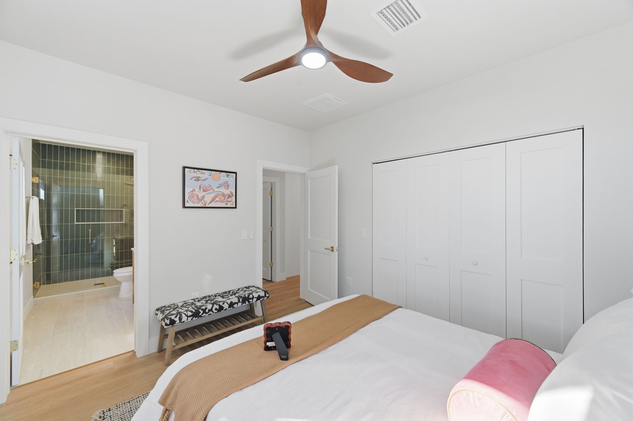 Building Photo - 309 E Selma Ave