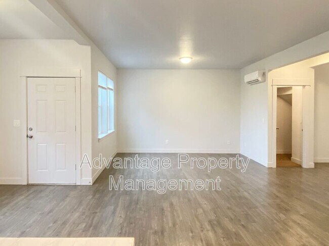 Building Photo - 1170 Linn Way