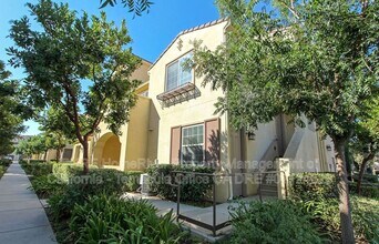 Building Photo - 44916 Honey Locust Dr