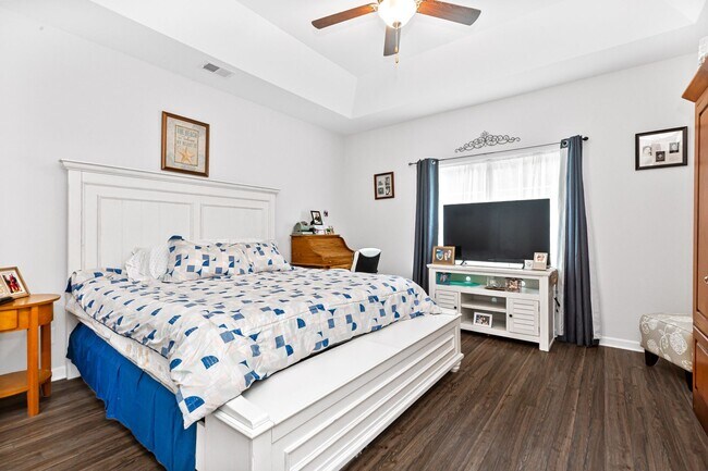 Building Photo - Spacious Home in Barons Bluff North