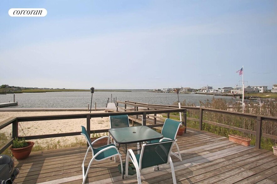 Building Photo - 39 Point Rd