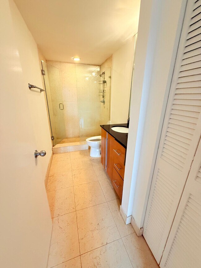 Building Photo - 701 Brickell Key Blvd