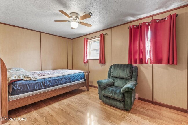 Building Photo - 1301 Chert Pit Rd