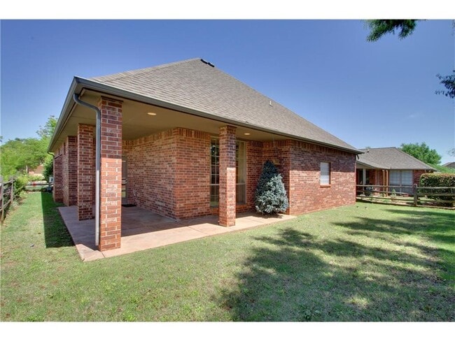 Building Photo - Fantastic  3 Bedrooms + Study Home in Prai...
