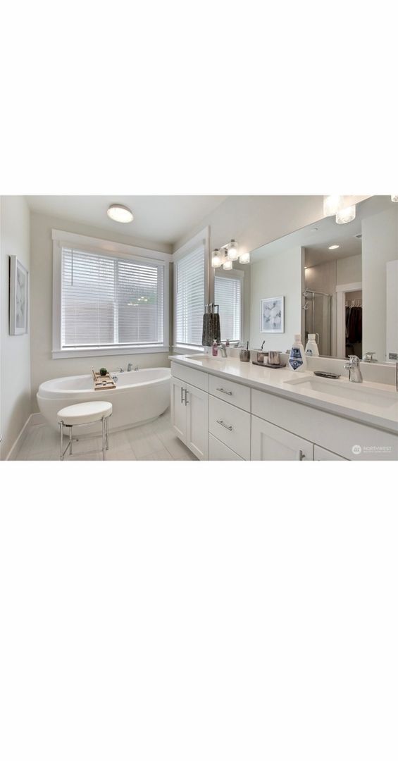 Building Photo - 8215 205th Ave E