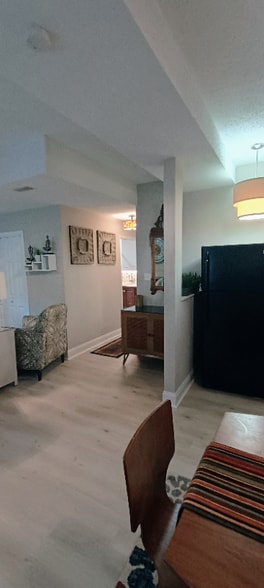 Building Photo - 906 Bitterfield Dr