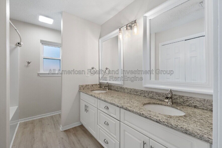 Building Photo - 384 Pristine Water Ln