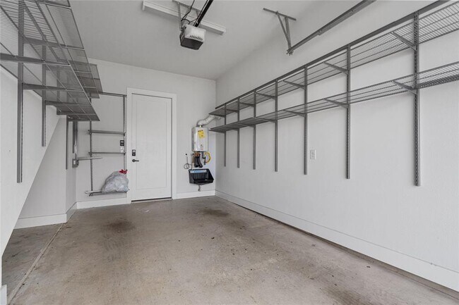 Building Photo - 409 Delmar Ave