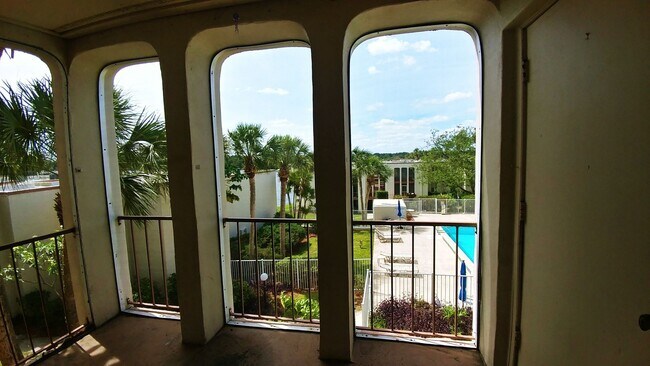 Building Photo - 518 Orange Dr