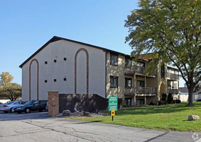 Building Photo - Chartwell Apartments