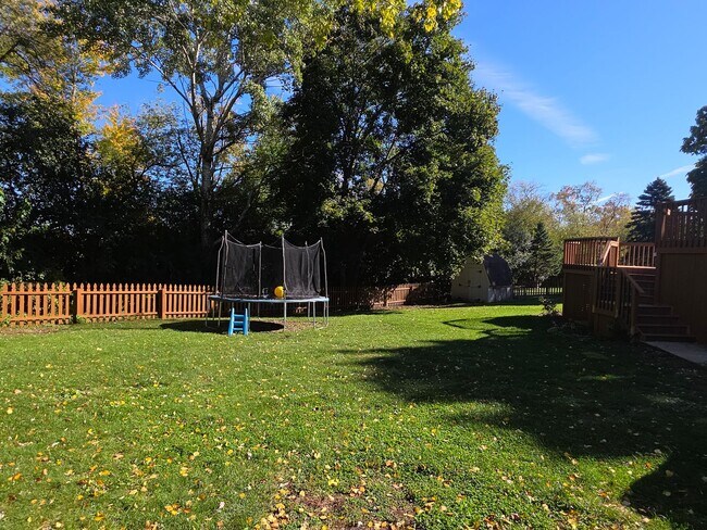 Building Photo - Updated 4 bedroom home in Merton