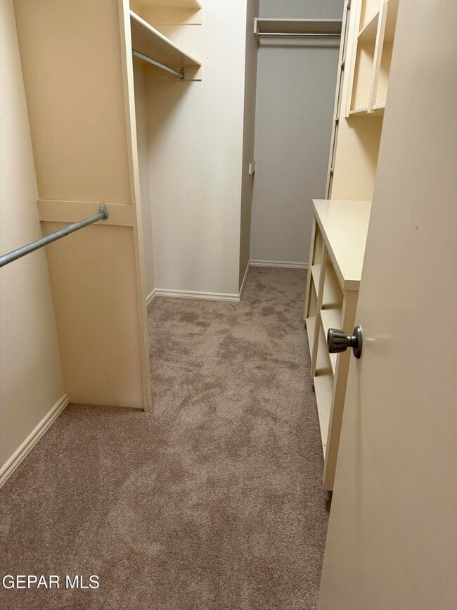 Building Photo - 320 Thunderbird Dr