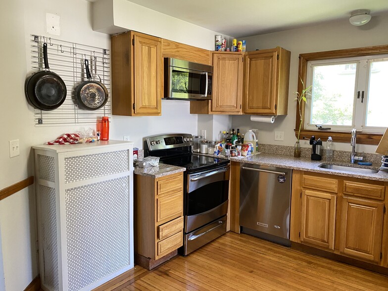 Building Photo - 90 Chandler St