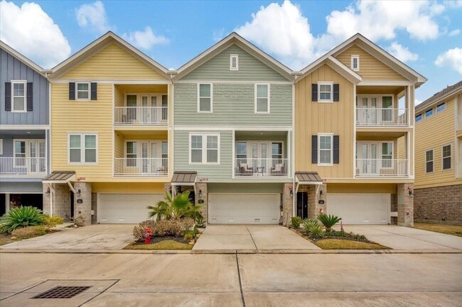 Building Photo - 1414 Veranda Mist