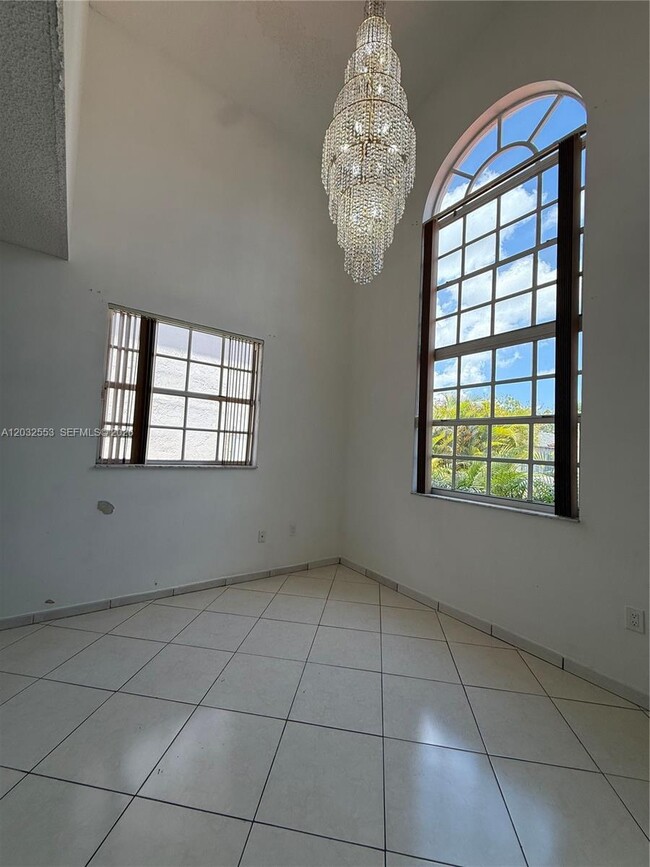 Building Photo - 9940 SW 146th Ct
